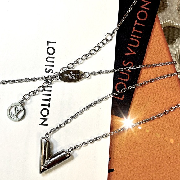 Authentic Louis Vuitton V-Shaped Silver Pendant Necklace - Picture 3 of 16